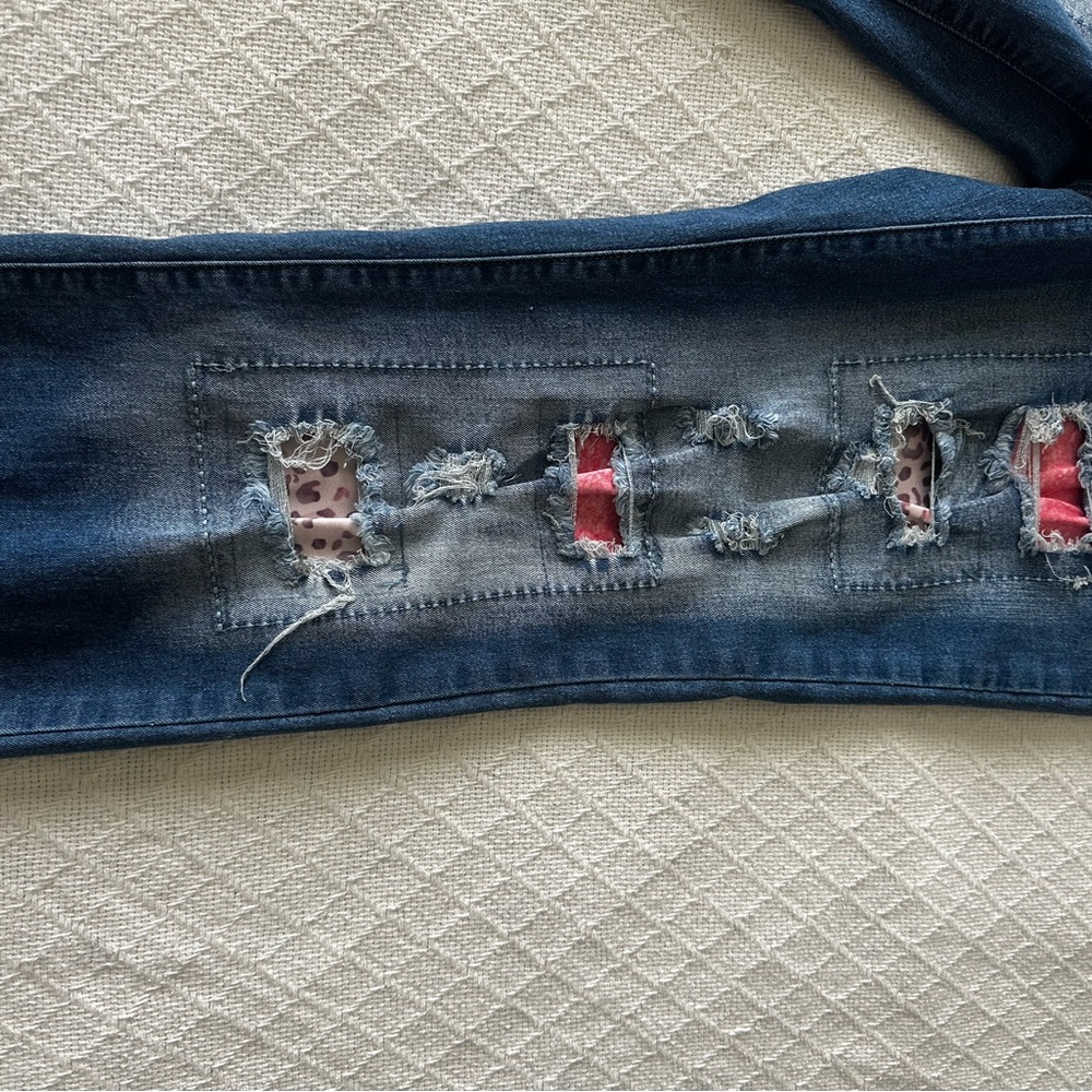 Distressed Blue Jeans with Red Accents - Picture 4 of 6